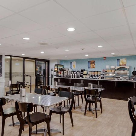Best Western Plus Brooklyn Bay Hotel New York Bagian luar foto
