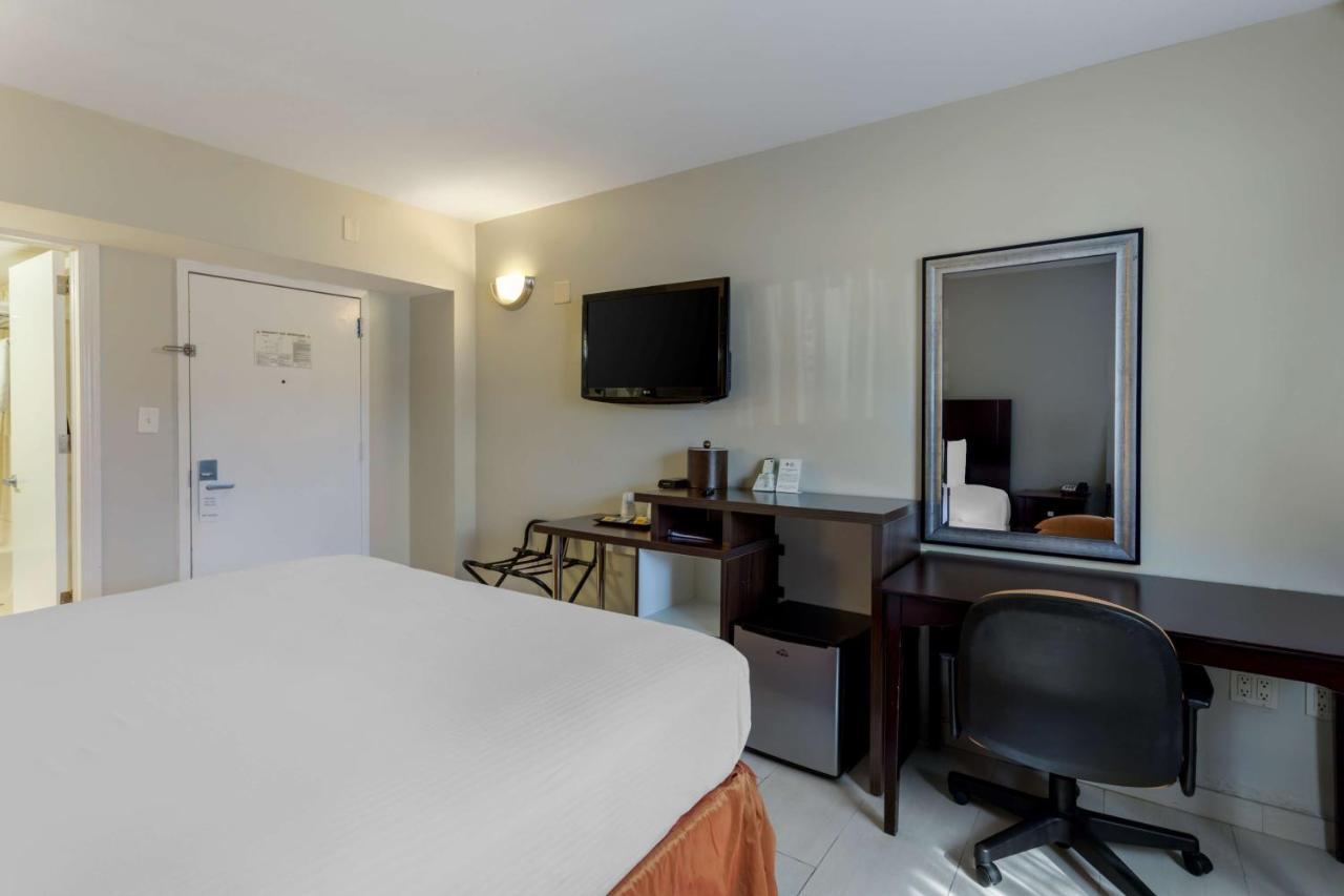 Best Western Plus Brooklyn Bay Hotel New York Bagian luar foto
