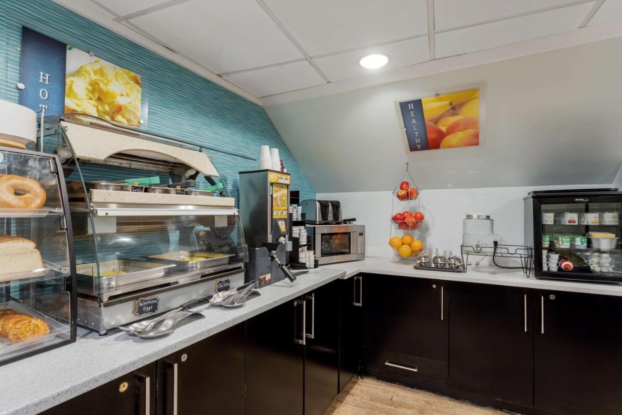Best Western Plus Brooklyn Bay Hotel New York Bagian luar foto