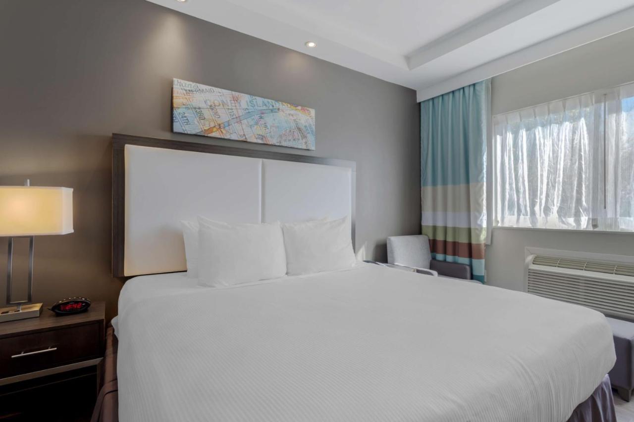 Best Western Plus Brooklyn Bay Hotel New York Bagian luar foto
