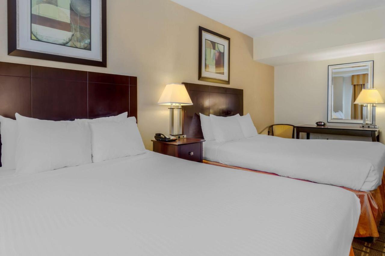Best Western Plus Brooklyn Bay Hotel New York Bagian luar foto