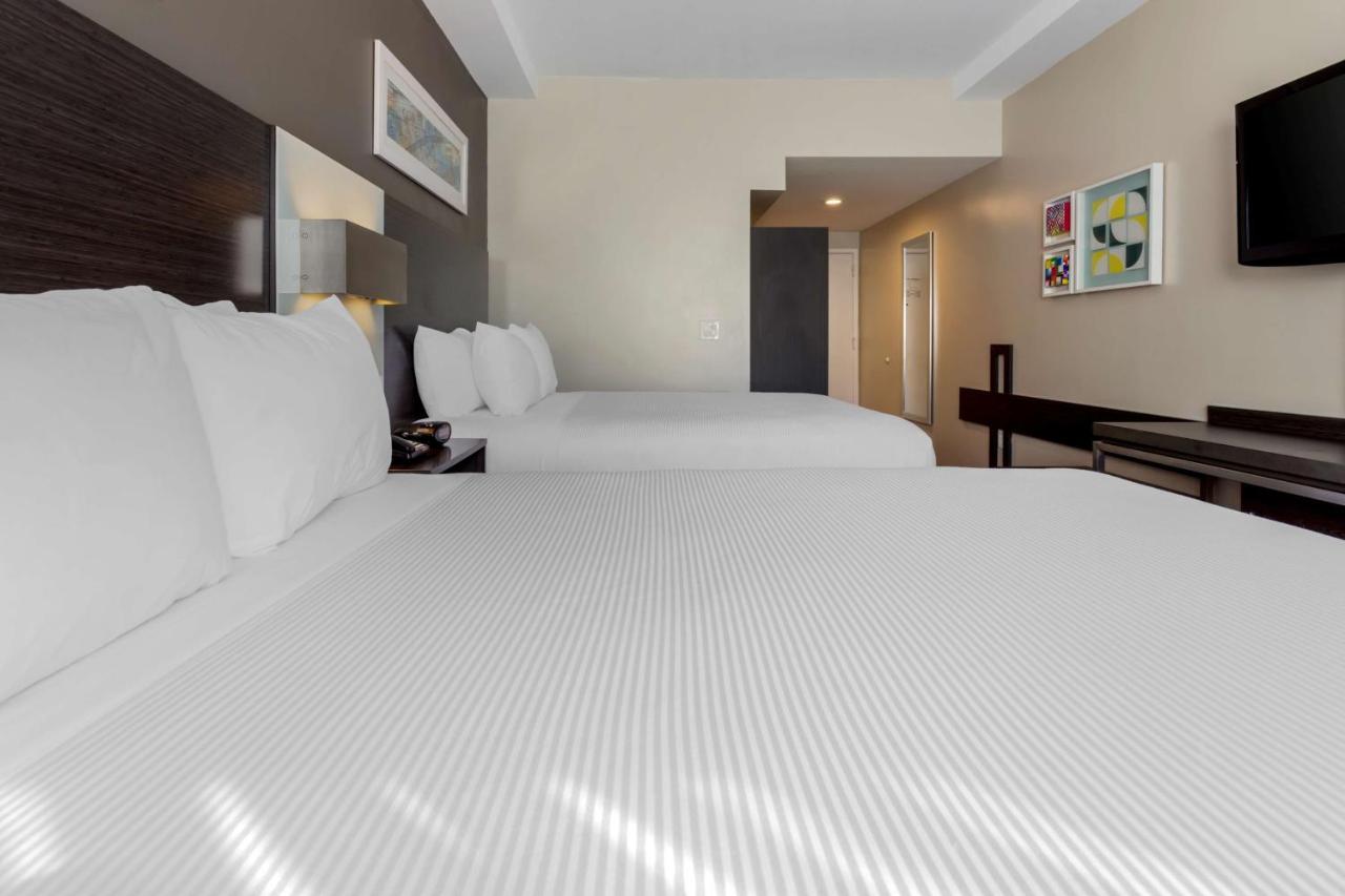 Best Western Plus Brooklyn Bay Hotel New York Bagian luar foto