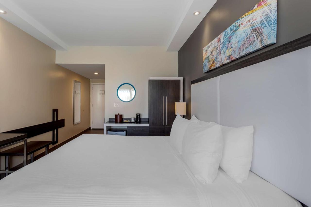 Best Western Plus Brooklyn Bay Hotel New York Bagian luar foto