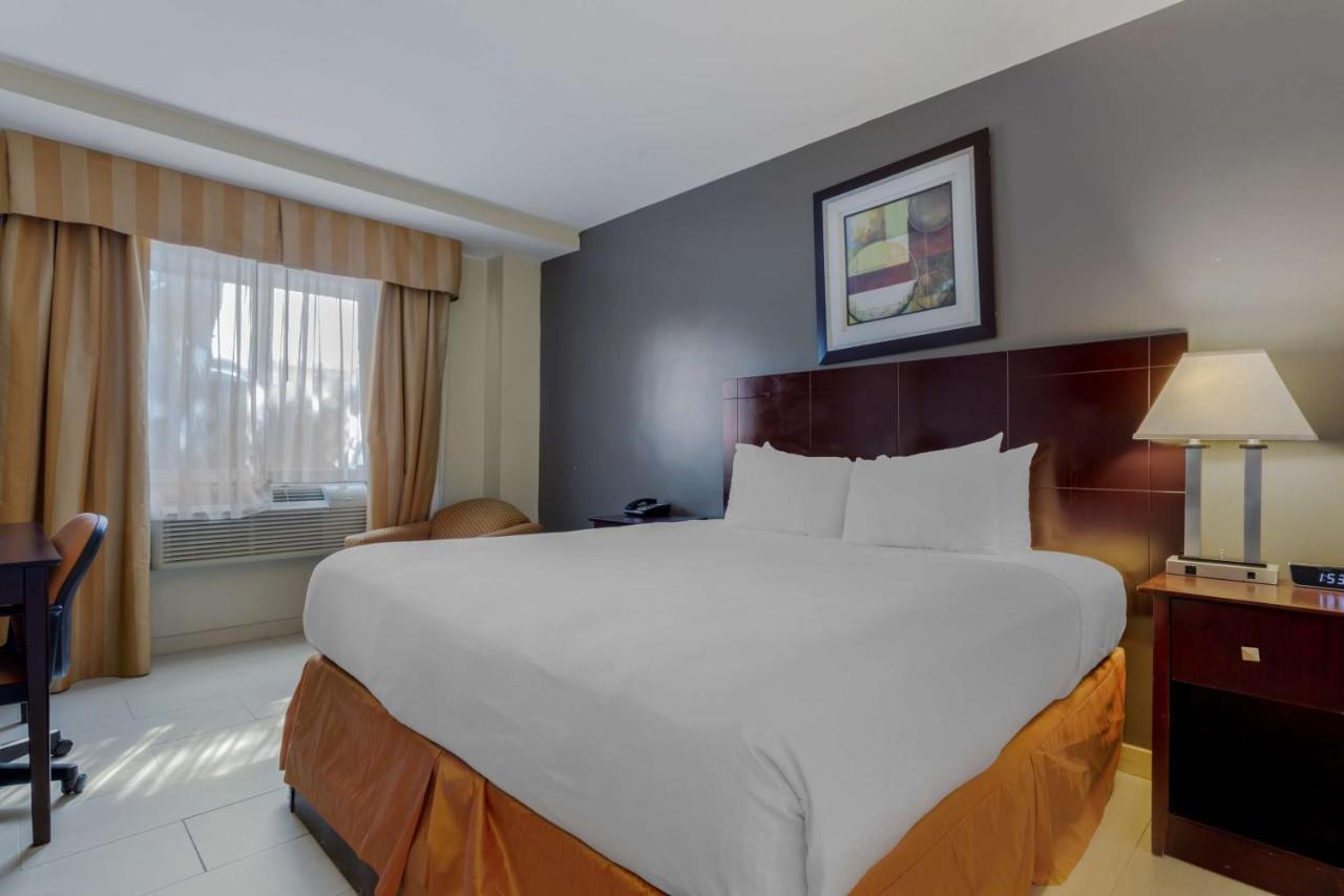 Best Western Plus Brooklyn Bay Hotel New York Bagian luar foto