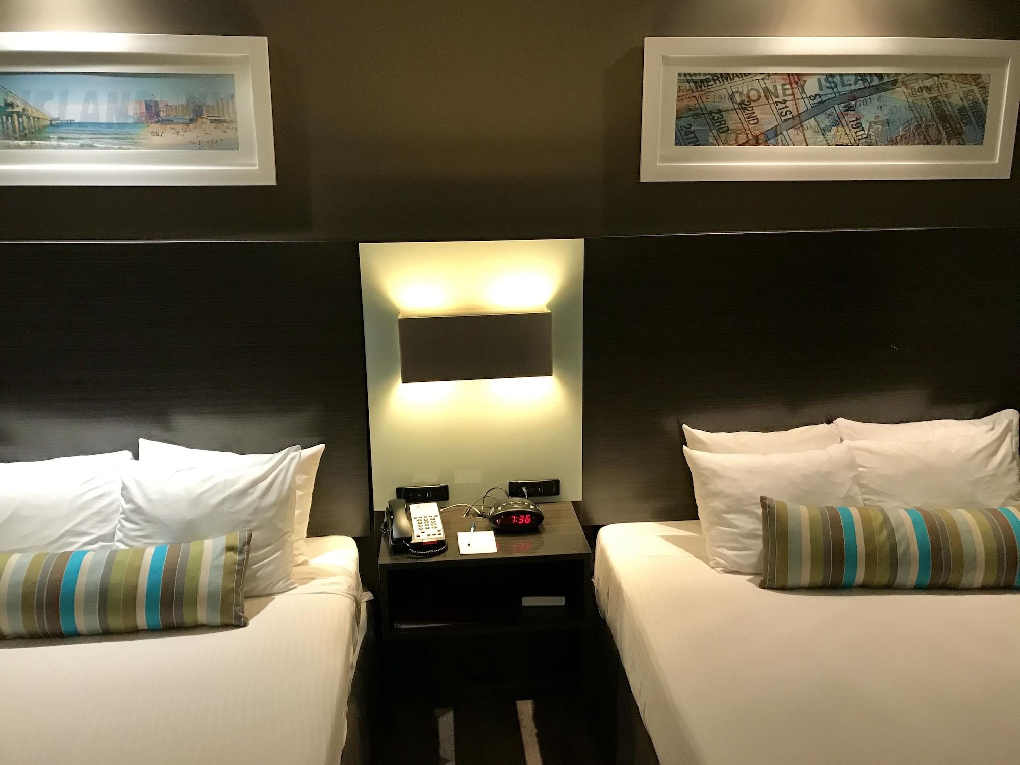 Best Western Plus Brooklyn Bay Hotel New York Bagian luar foto