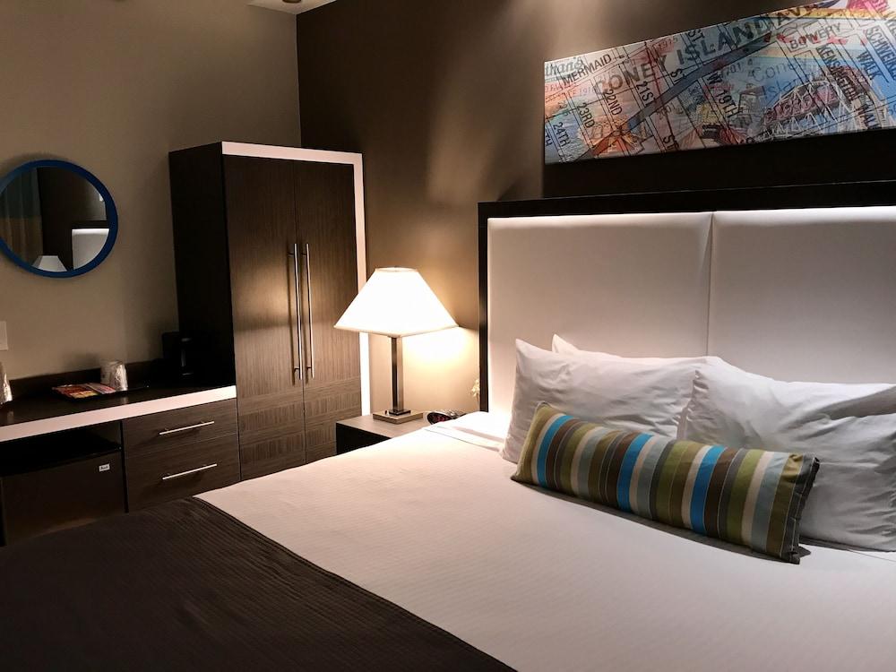 Best Western Plus Brooklyn Bay Hotel New York Bagian luar foto