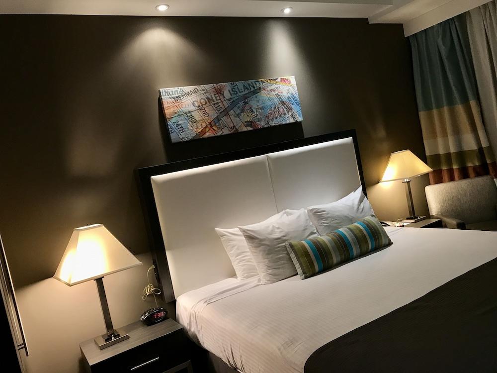 Best Western Plus Brooklyn Bay Hotel New York Bagian luar foto