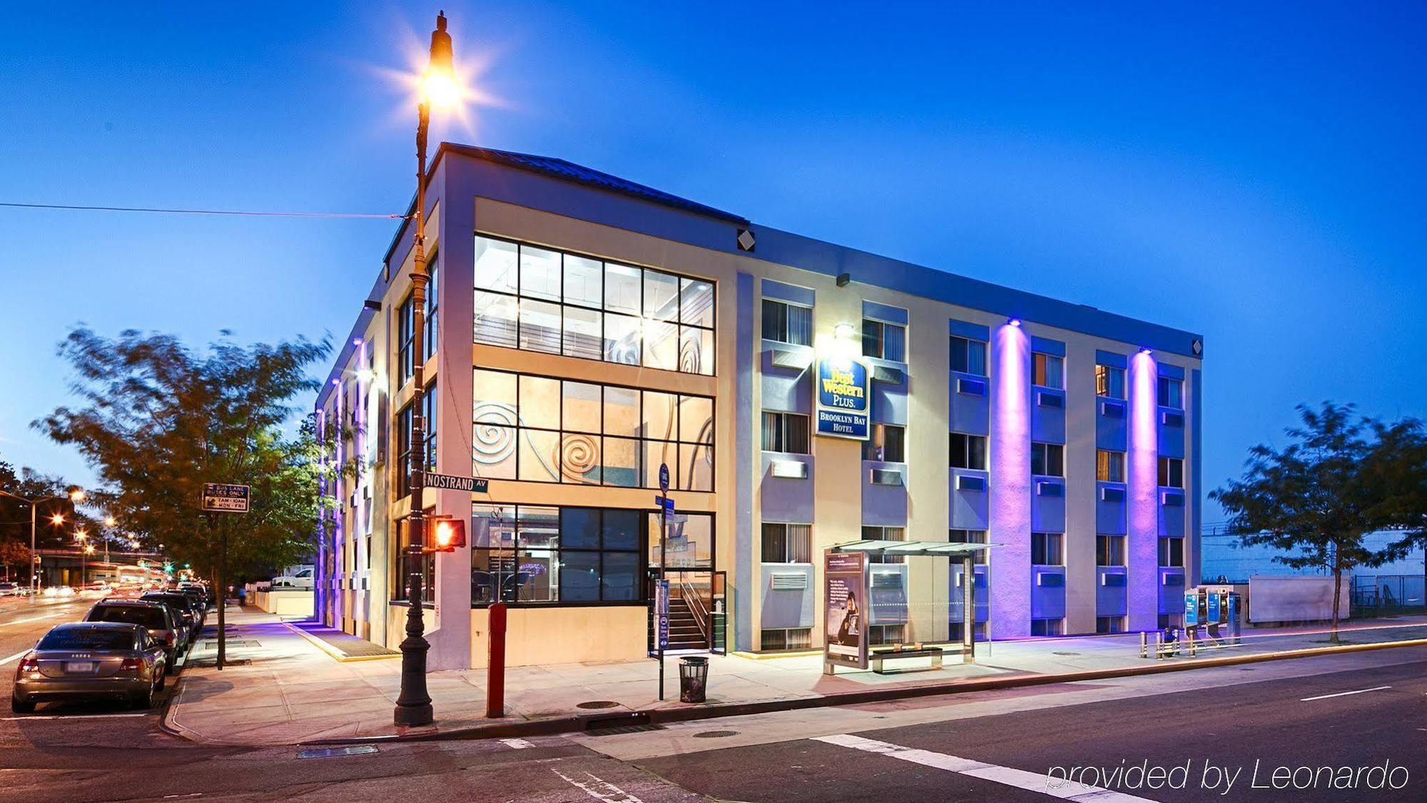 Best Western Plus Brooklyn Bay Hotel New York Bagian luar foto
